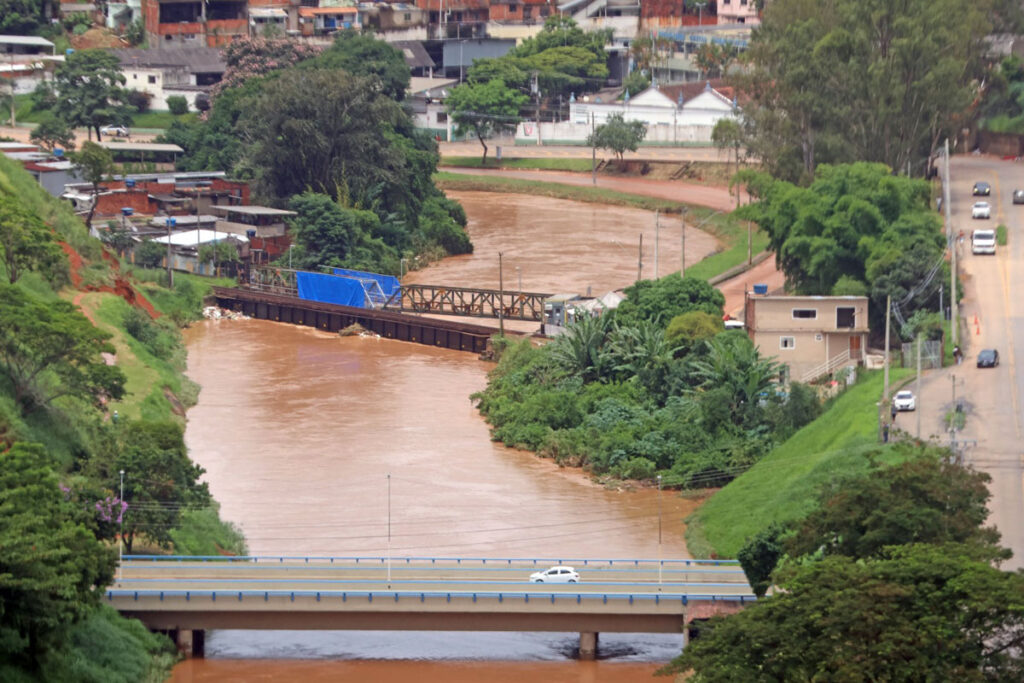Trânsito após temporal: vias seguem interditadas e PJF orienta rotas alternativas 2 antena juiz de fora
