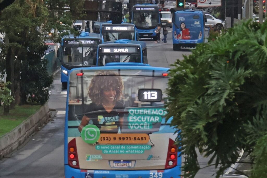 TCE mantém suspensão da licitação dos ônibus, no valor de R$ 7,3 bilhões 1 Ônibus operam com circulação limitada nesta quarta após impactos das chuvas em Juiz de Fora
