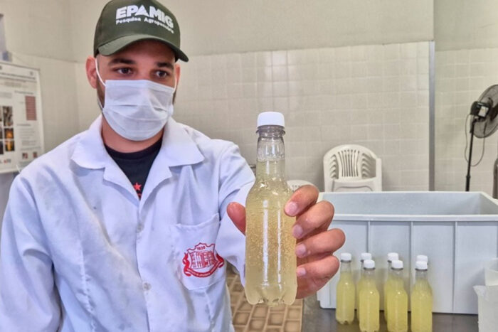 Refrigerante do Bem: bebida à base de soro de leite é desenvolvida em Minas Gerais 1 refrigerante à base de soro de leite