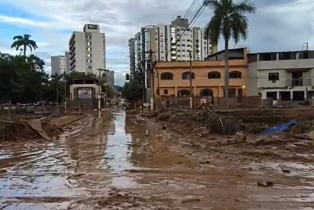 Defesa Civil de Ubá emite alerta para riscos de deslizamentos na madrugada de sexta-feira 1 Defesa Civil de Ubá emite alerta máximo para riscos de deslizamentos na madrugada de sexta-feira