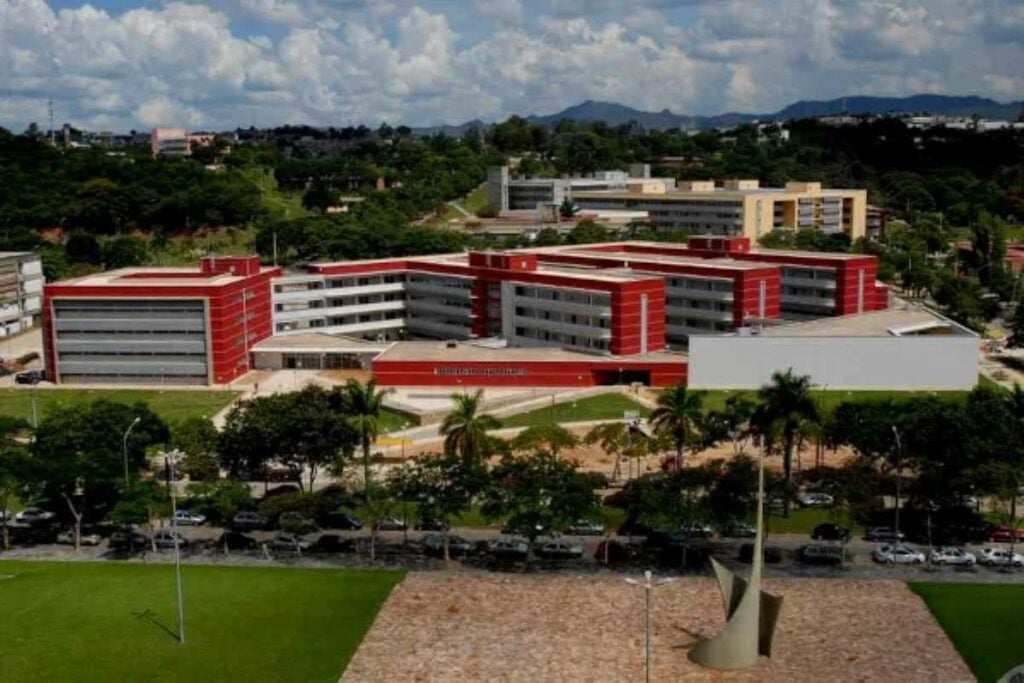 Concurso para professor oferece salário de R$ 13,7 mil em Minas Gerais 1 Concurso para professor oferece salário de R$ 13,7 mil em Minas Gerais