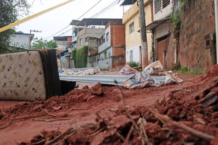 ‘Não tivemos tempo de ter luto', diz moradora do Bairro Santa Rita que perdeu pai e casa 1 santa rita