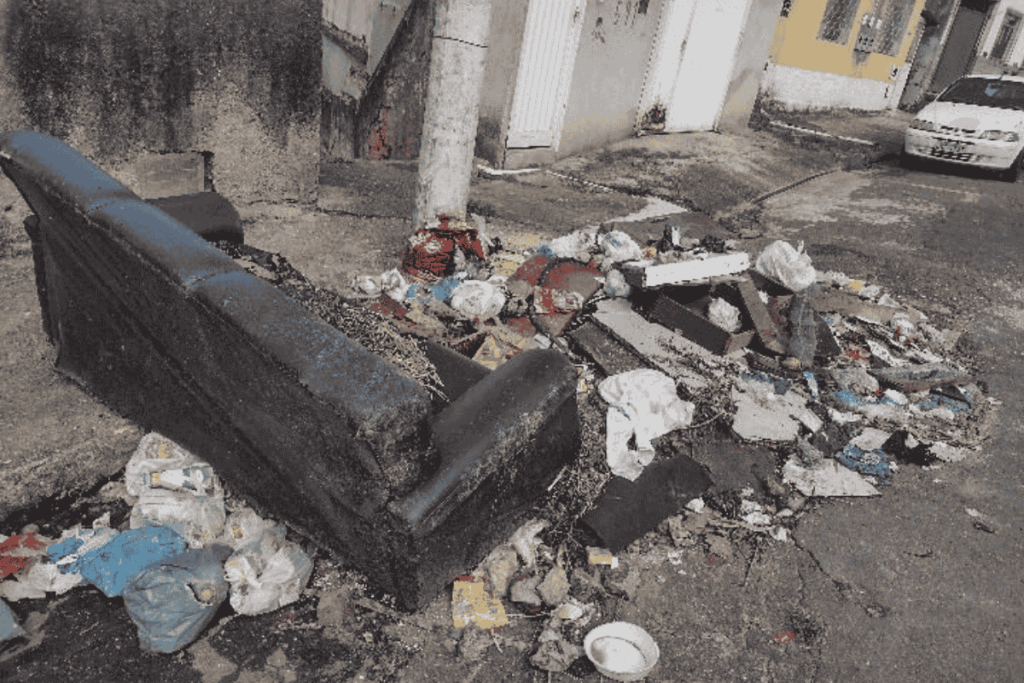 Lixo na rua preocupa moradores no Bairro Nossa Senhora Aparecida 2 lixo