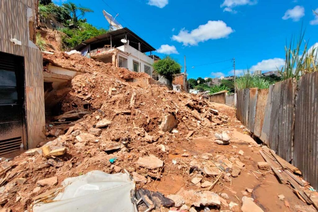 Moradores do Esplanada e Cerâmica lidam com falta de respostas e piora nas condições imobiliárias