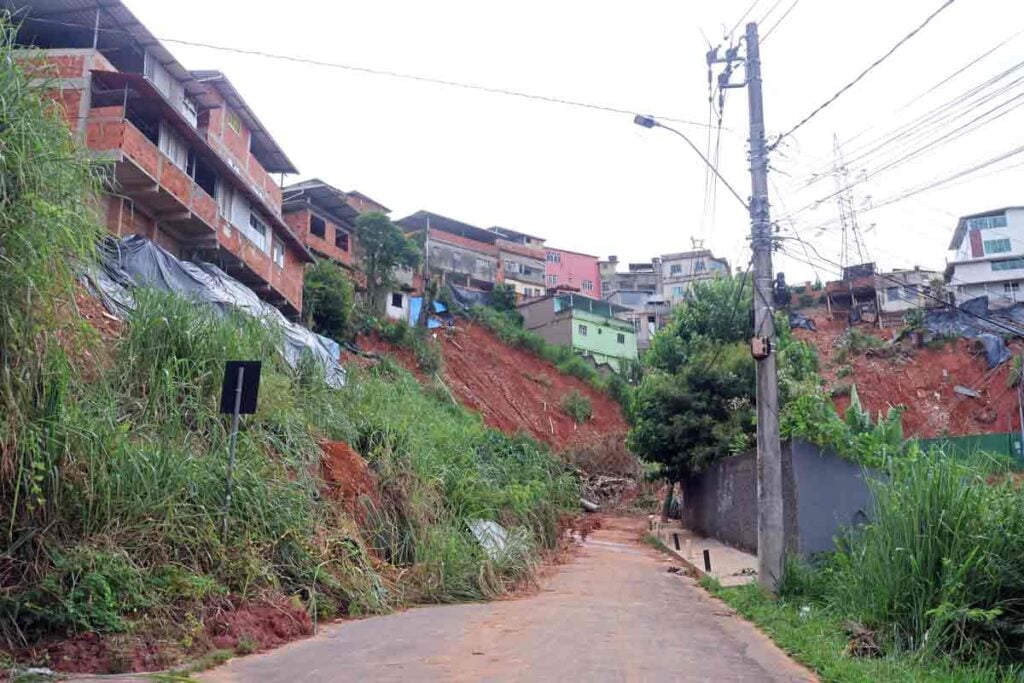 Defesa Civil realiza 34 demolições nos bairros Solidariedade, Santa Rita, Grajaú e Alto Grajaú 1 Defesa Civil realiza 34 demolições nos bairros Solidariedade, Santa Rita, Grajaú e Alto Grajaú