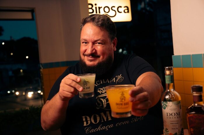 Cachaça de qualidade, pimenta ardida e petisco do bom! 2 Caipirinha de Maracuja e Limao