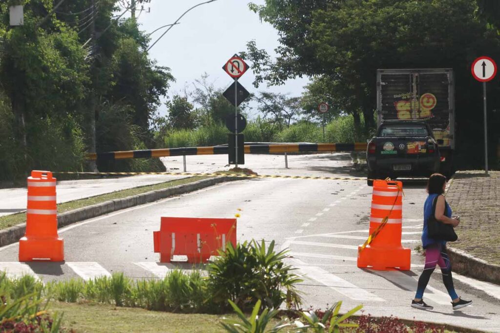 Número de ruas interditadas sobe para 25 em Juiz de Fora; confira lista 1 Câmara aprova financiamento de R$ 86,4 milhões para recuperar Estrada Gentil Forn