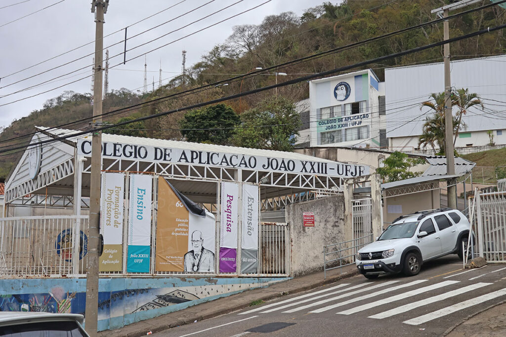 Chamamento público do Colégio de Aplicação João XXIII termina nesta sexta; pais cobram agilidade no retorno às aulas 1 Alunos do João XXIII terão aula na UFJF
