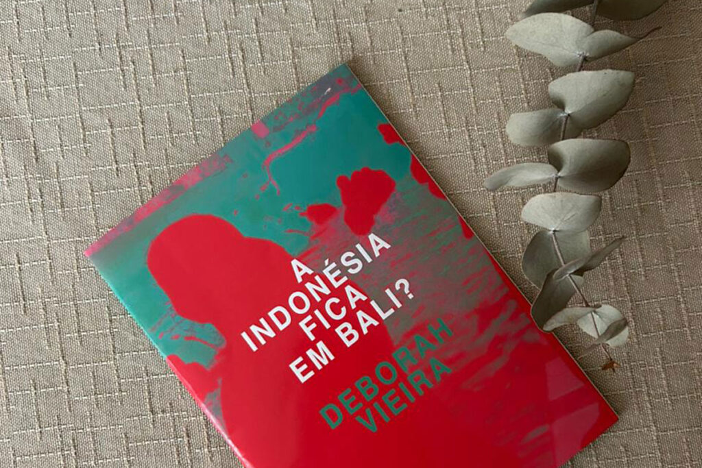 Deborah Vieira lança 'A Indonésia fica em Bali?' pela editora Macondo 3 plaquete livro