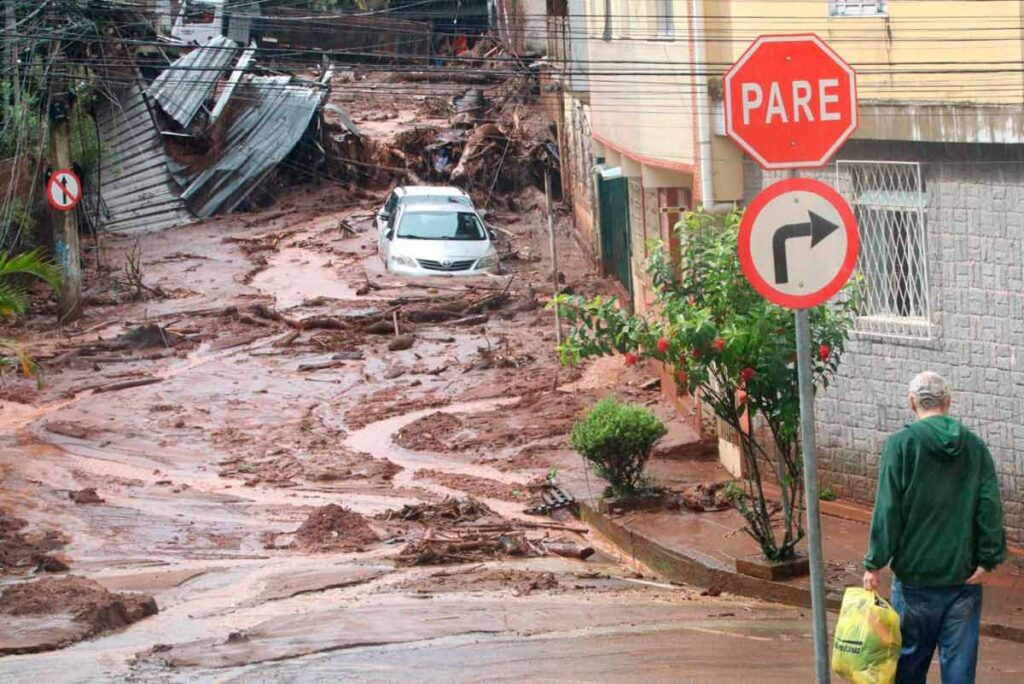 Paineiras: Prefeitura informa que retorno às residências depende de nova avaliação técnica da Defesa Civil 3 Situação de Paineiras, Três Moinhos e Parque Burnier foi citada 23 vezes em 26 anos na Câmara