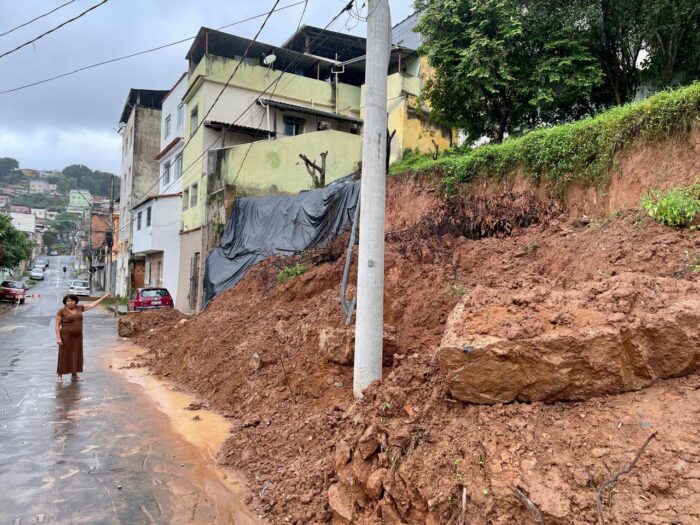 Chuvas em Juiz de Fora deixam moradores entre o risco e a necessidade de permanecer na própria casa 2 Rua Paraisopolis Manoel Honorio foto de Felipe Couri