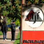 UFJF não suspende aulas para segundo turno, mas aceita deslocamento como justificativa para faltas 14 UFJF não suspende aulas para segundo turno, mas aceita deslocamento como justificativa para faltas