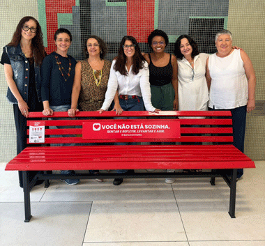 Coluna Cesar Romero – 24 de março de 2026 3 banco vermelho 2 Cadija Costa 230326 Giglia com corte