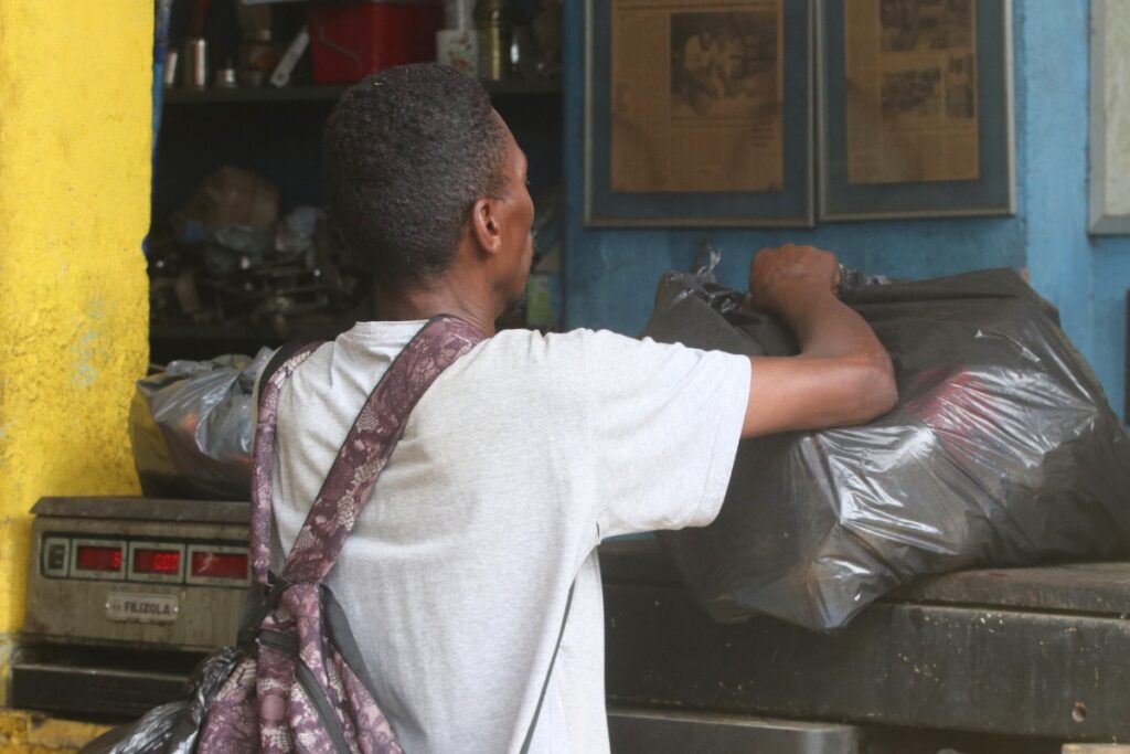 Câmara de JF discute retirada de galpões de reciclagem do Centro e direitos do catador em sessão 4 Câmara de JF discute retirada de galpões de reciclagem do Centro e direitos do catador em sessão
