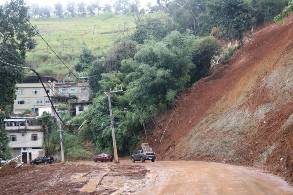 Ônibus voltam a circular na Rua Joaquim Vicente Guedes, no Bairro Graminha 1 graminha