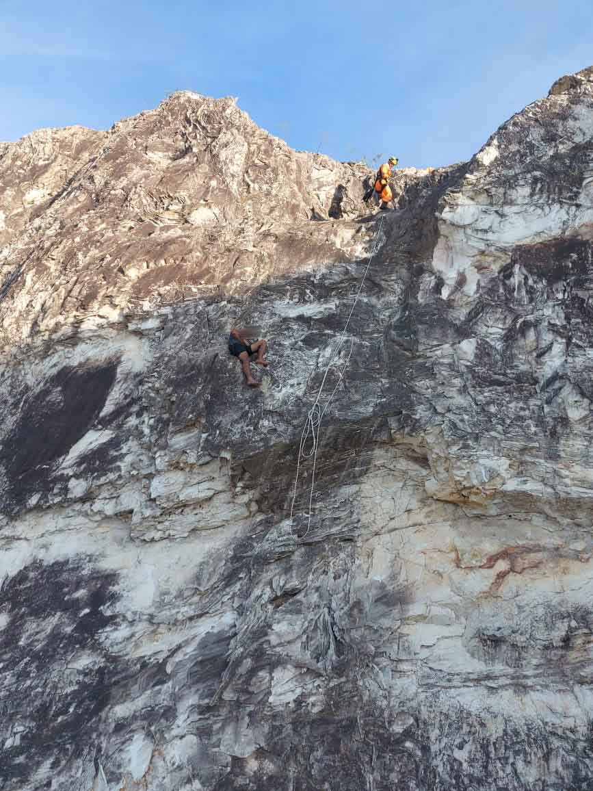 Bombeiros resgatam homem que se perdeu em trilha e passou a madrugada em paredão na Serra de São José 1 Bombeiros resgatam homem que se perdeu em trilha e passou a madrugada em paredão na Serra de São José