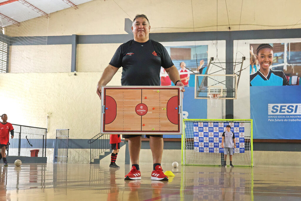 Fala, Mestre! Há 30 anos, Ivan Gal pauta respeito e ética na formação através do futsal 4 ivan gal