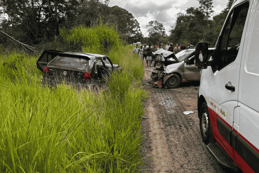 Duas pessoas morrem em colisão frontal na LMG-844, em Conselheiro Lafaiete 1 acidente
