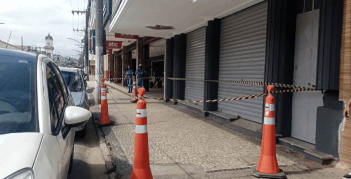 Marquise de antigo cinema no Centro de Juiz de Fora é interditada após desprendimento de material 1 20260331 SeduppCinevip 160058