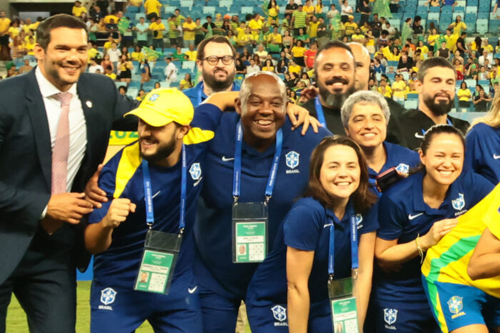 ‘Muito orgulho’: massagista ex-Tupi celebra trajetória de títulos no Palmeiras e na Seleção Brasileira 1 ‘Muito orgulho’: massagista ex-Tupi celebra trajetória de títulos no Palmeiras e na Seleção Brasileira