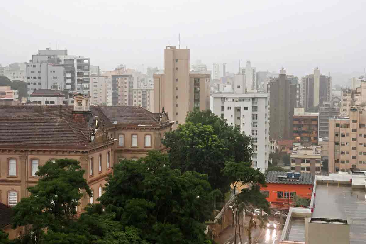 Juiz de Fora registra 93 mm e supera média de setembro; tempo chuvoso deve continuar