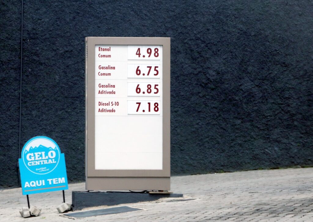 Mesmo com a alta de até 24%, cenário não indica falta de diesel, segundo análise econômica, mas pressiona o custo de vida