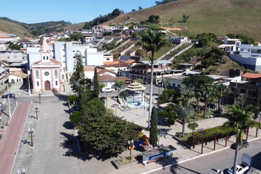 Prefeitura de Maripá de Minas abre seleção com duas vagas na educação, taxa de R$ 60 e inscrições pela internet até 10 de abril.