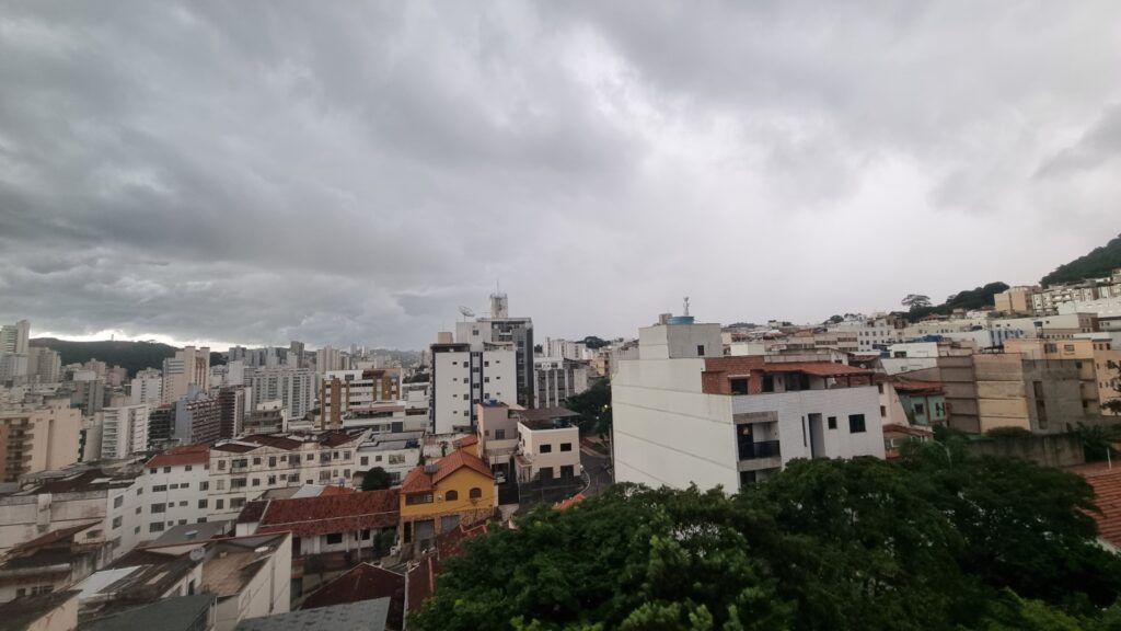 Defesa Civil emite alerta para chuvas intensas em Juiz de Fora 2 WhatsApp Image 2026 04 08 at 16.56.40