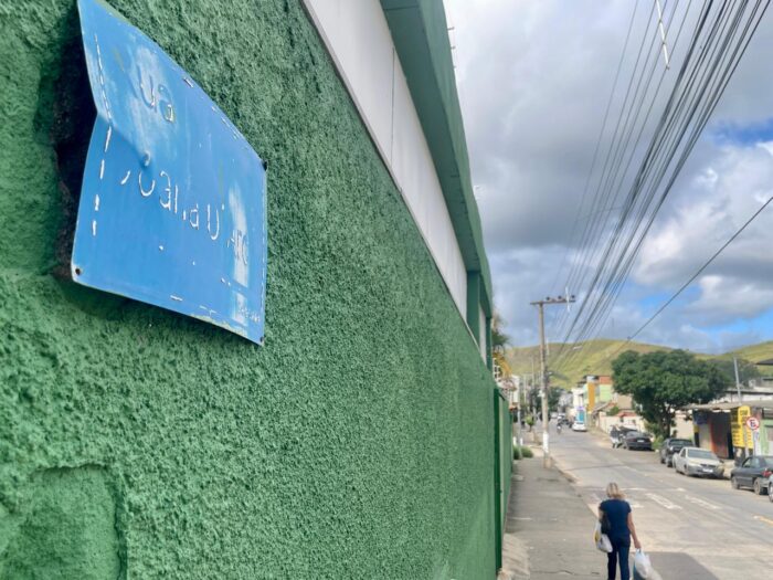 Falta de sinalização em via do Bairro Santa Cruz dificulta orientação de pedestres e motoristas 1 WhatsApp Image 2026 04 14 at 09.34.04 1