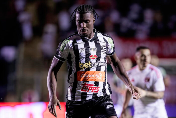 Artilheiro da Série B, atacante do Athletic sofre grave lesão e está fora da temporada