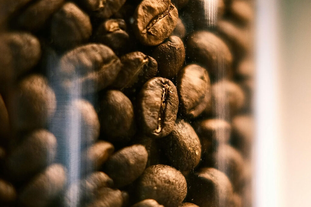Café raro de Minas chega a R$ 100 mil por saca e mira mercado de luxo 1 cafe raro pexels