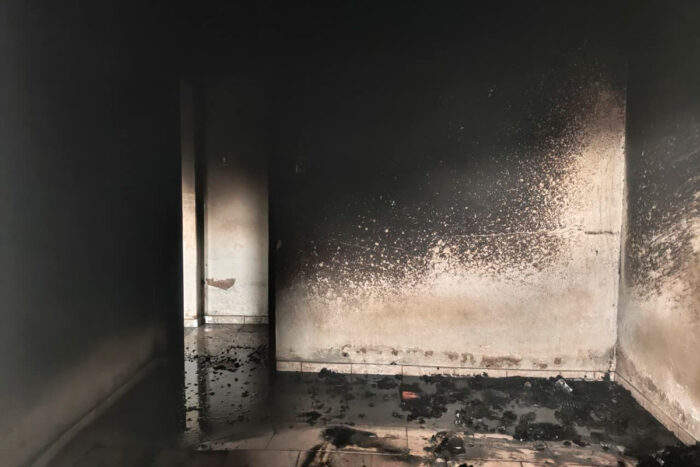 Incêndio atinge casa abandonada em Barbacena
