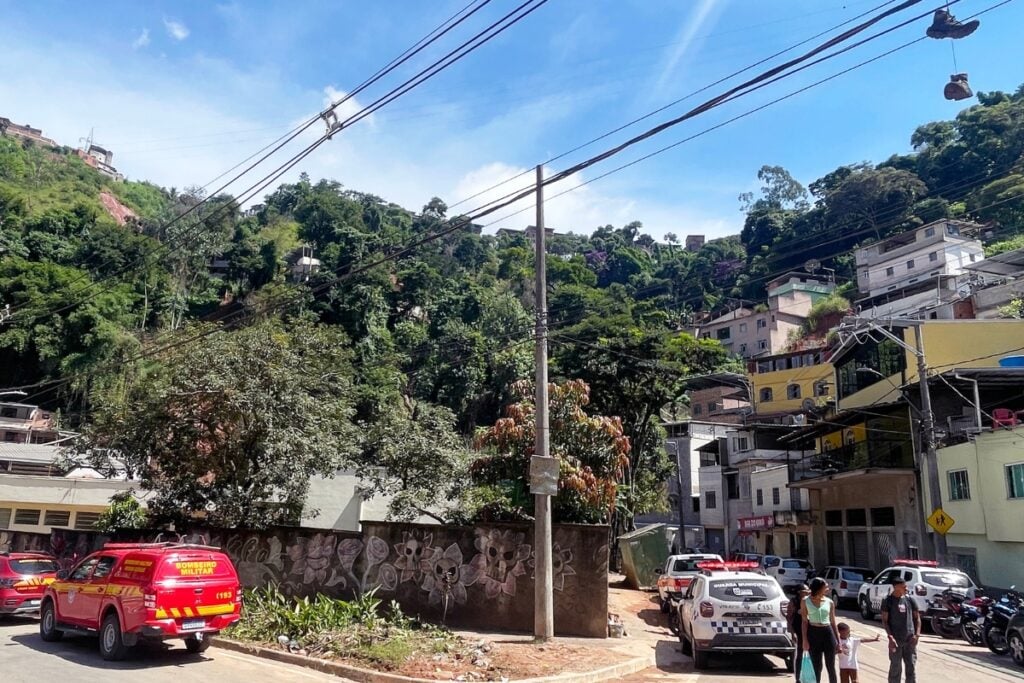 Corte de água sem aviso no Três Moinhos gera protesto de moradores 2 Corte de água sem aviso no Três Moinhos gera protesto de moradores