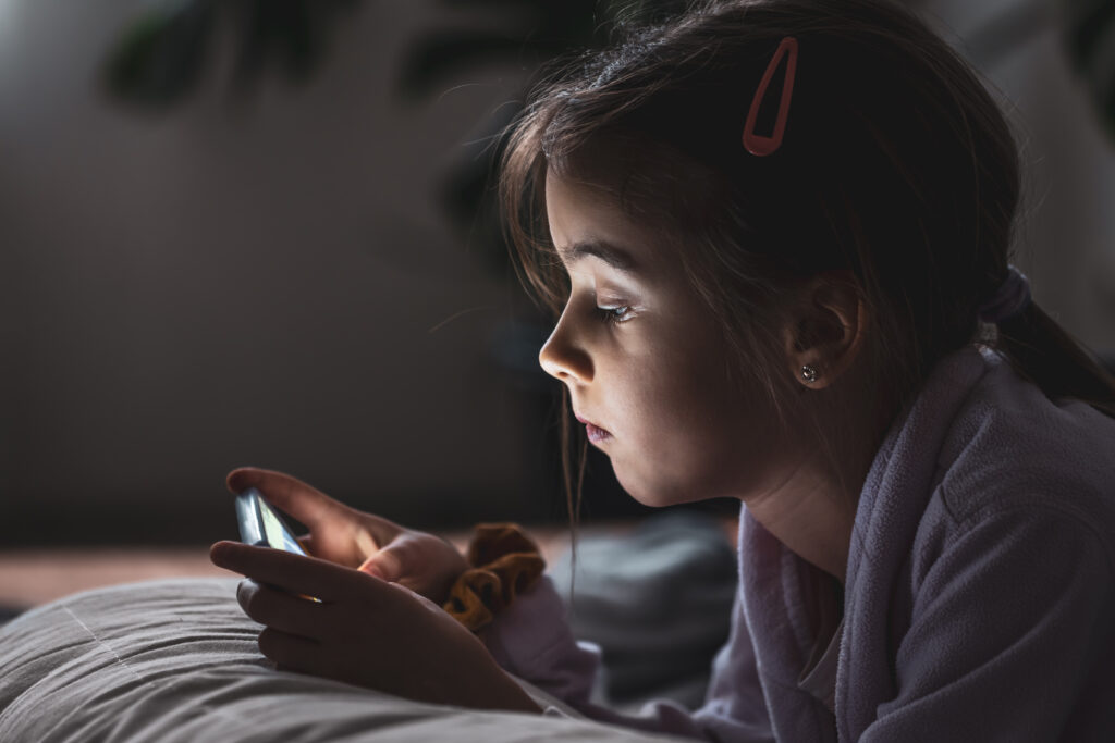 Com 92% dos jovens conectados, ECA Digital busca ampliar proteção no ambiente digital (Foto: Freepik)