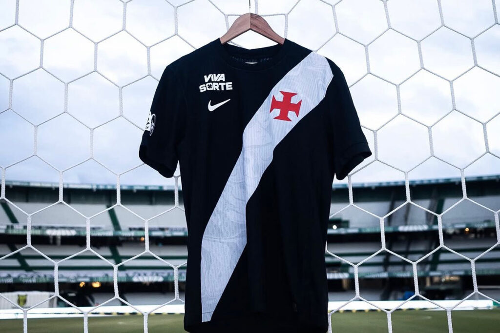 Torcida do Vasco recebe notícia preocupante e reforço fica distante de ser contratado