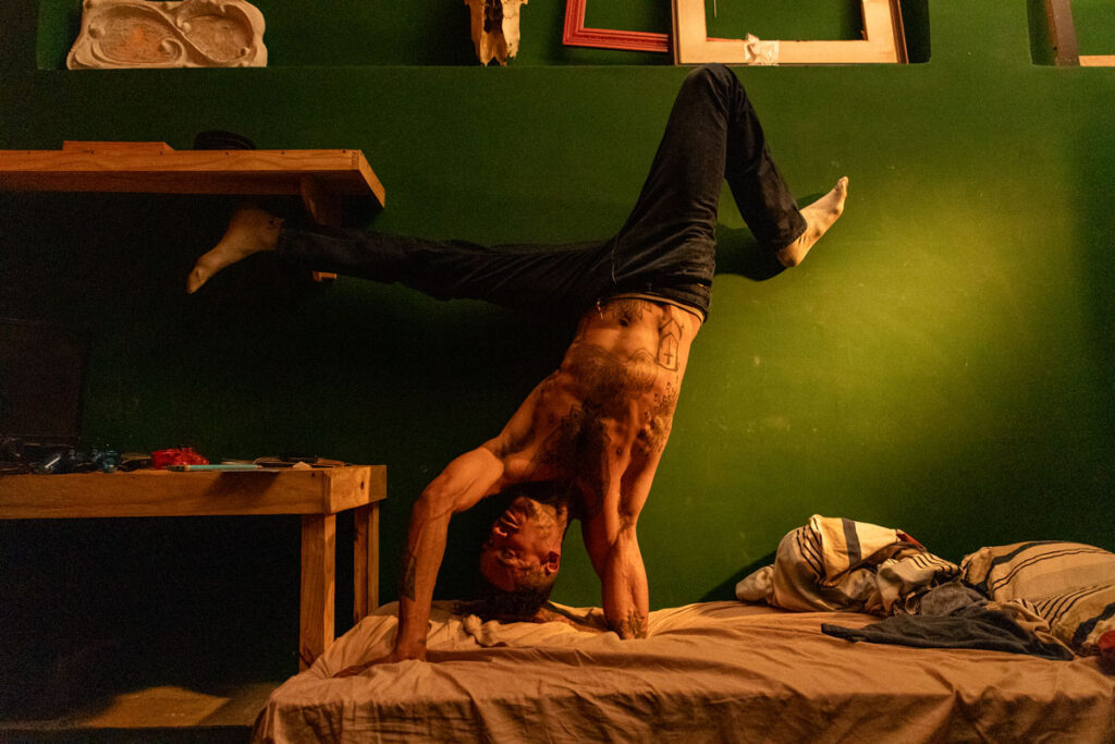 'Breakhaos': arte, caos e breaking conduzem videodança produzido em Juiz de Fora 4 'Breakhaos': arte, caos e breaking conduzem videodança produzido em Juiz de Fora