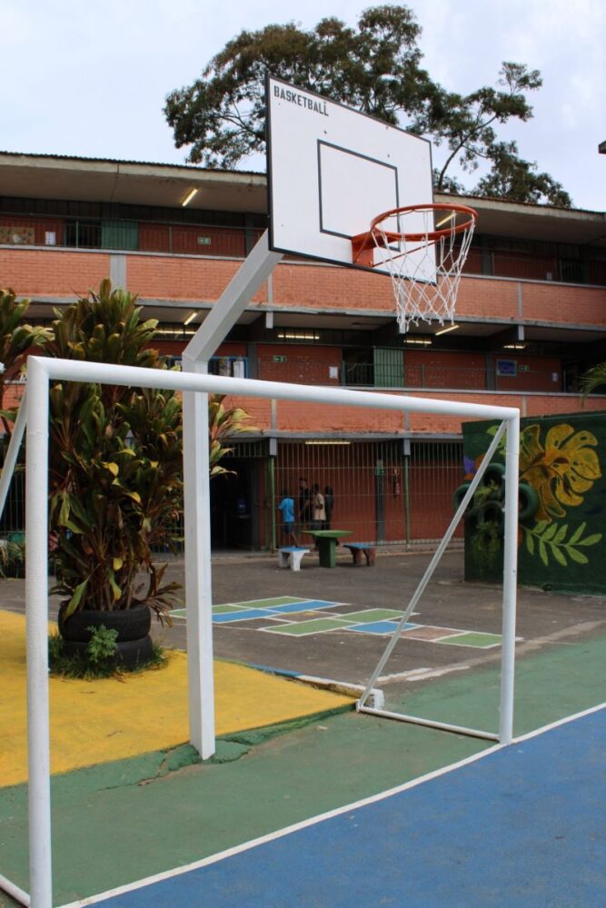 Colorindo o Bem transforma espaços de escola em Juiz de Fora 2 colorindo o bem