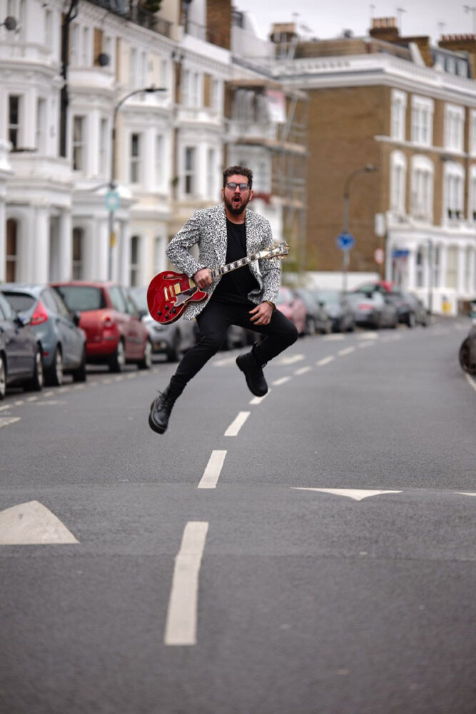 Vocalista do Barão Vermelho, Rodrigo Suricato faz ‘baile’ com pop rock nacional e internacional em Juiz de Fora 1 Vocalista do Barão Vermelho, Rodrigo Suricato faz ‘baile’ com pop rock nacional e internacional em Juiz de Fora