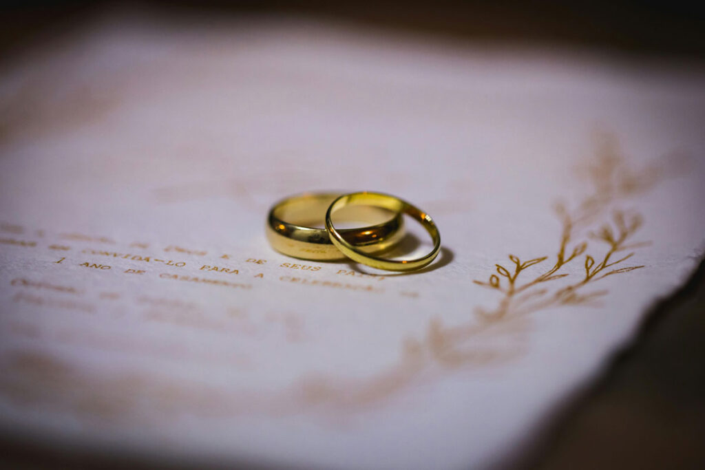 TRT-MG autoriza penhora de bens de marido de devedora em ação trabalhista 1 certidao de casamento foto pexels