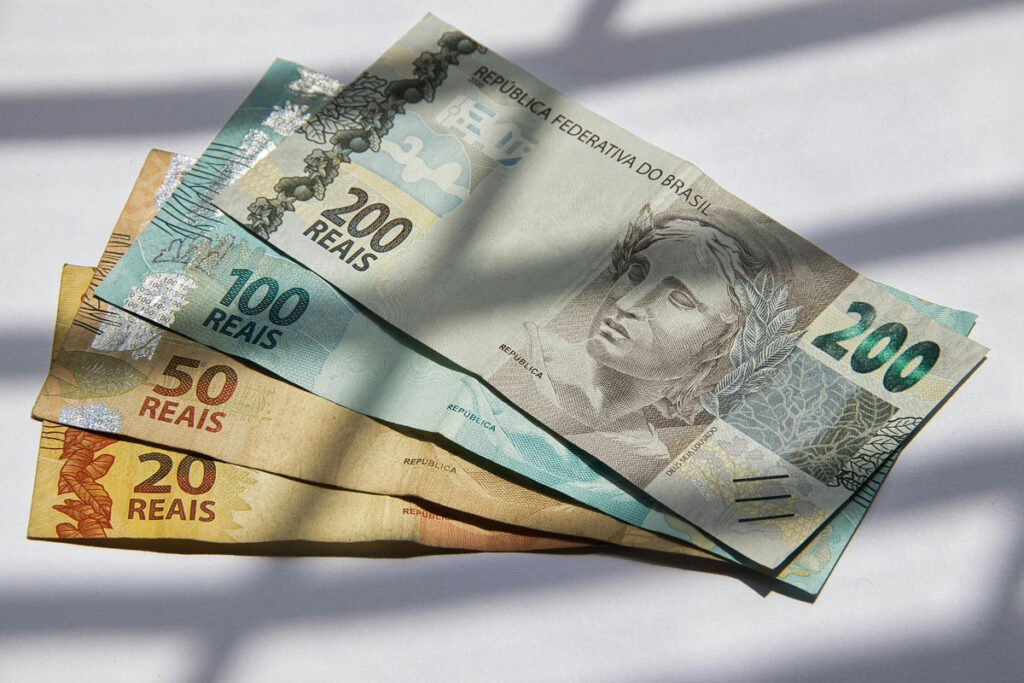 Nova lei aprovada no Congresso garante benefício de R$ 1.700 para uma categoria específica de trabalhadores