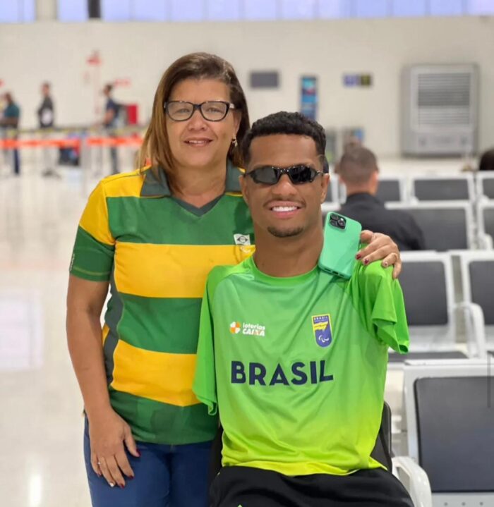Madrugadas em claro: torcedores relembram a conquista do Penta do Brasil em 2002 4 eneida foto arquivo pessoal