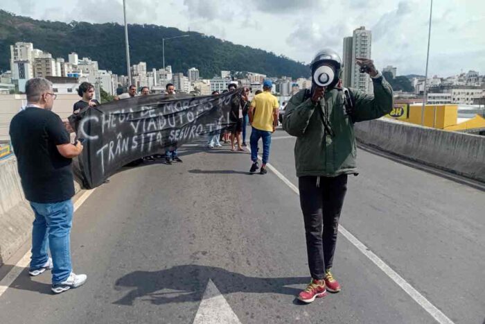 Após nova morte, entregadores cobram melhorias de segurança no Viaduto Roza Cabinda 1 leo costa mobilizacao viaduto
