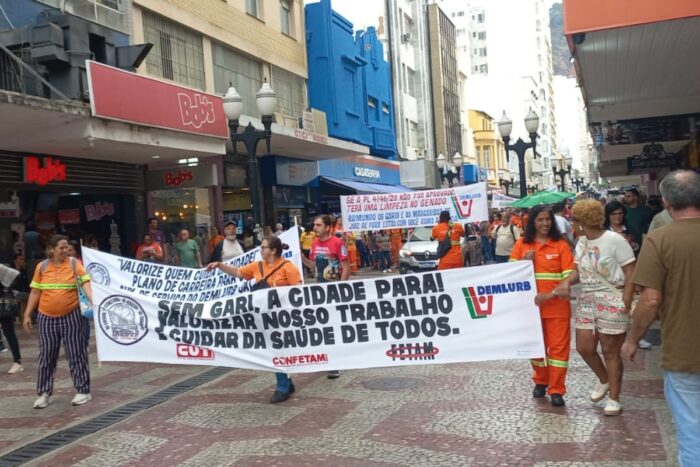 Garis de Juiz de Fora se mobilizam por piso nacional da categoria