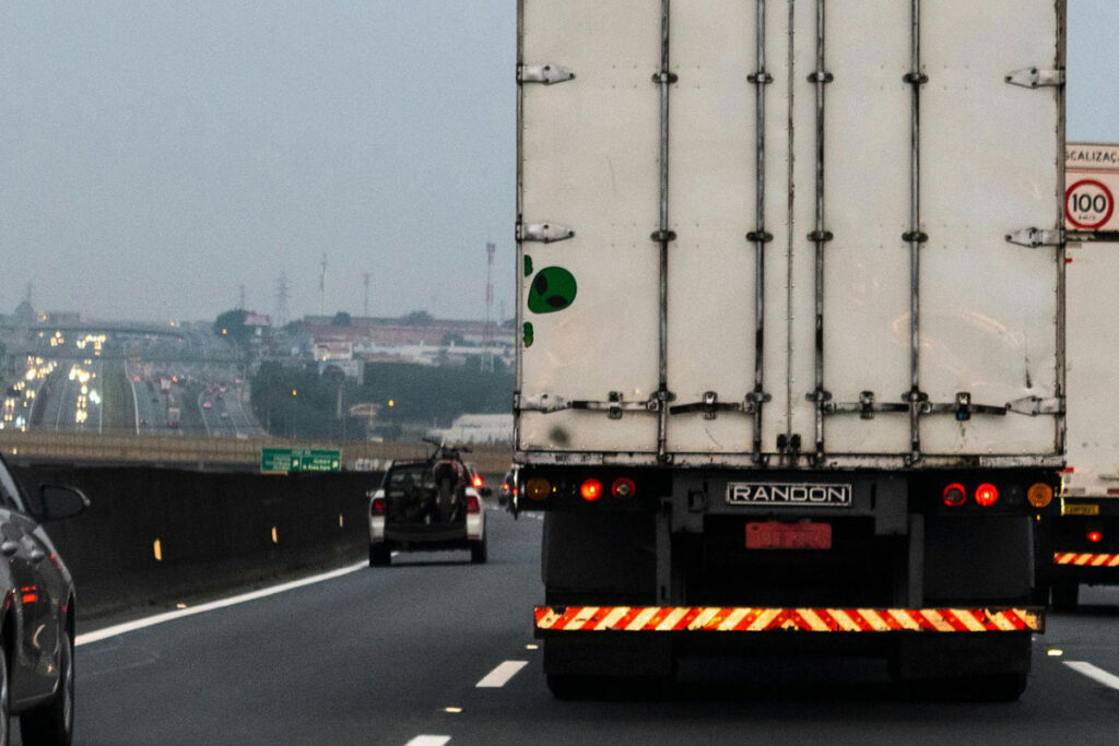 Justiça reconhece direito de motorista a pagamento em dobro por feriados trabalhados 1 motorista caminhoneiro pexels