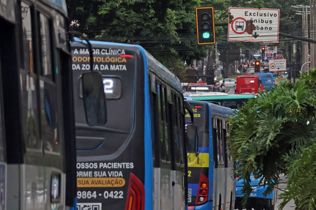 onibus Linhas 606 e 626 terão novo trajeto no Jardim Natal após impactos das chuvas