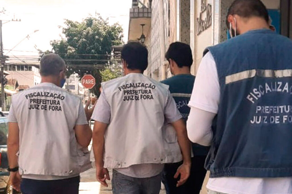 Operação Comércio Legal apreende mais de 300 itens no Centro de Juiz de Fora 1 operacao comercio ilegal foto pjf divulgacao