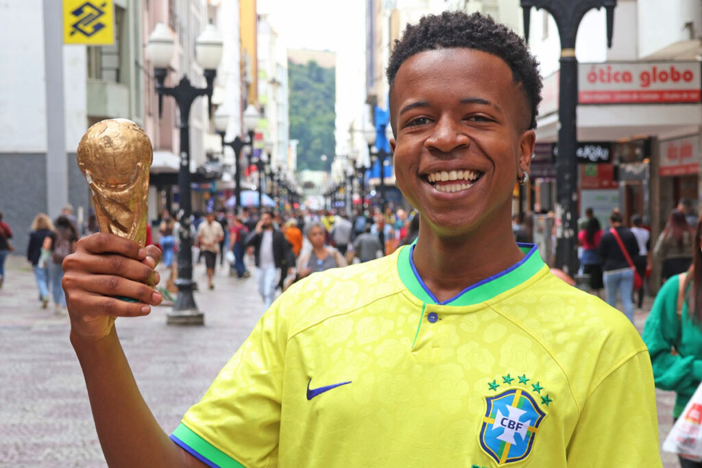 AO VIVO: Dá Jogo entrevista Juan Filho, o "sósia do Vini Jr." 1 sósia vinicius junior vini jr