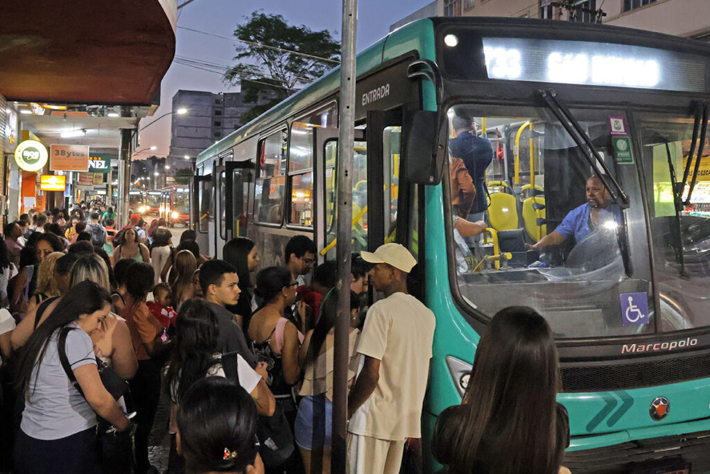 transporte onibus leonardo costa