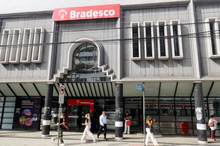 Procon suspende restrições ao Bradesco após plano para reduzir filas em Juiz de Fora