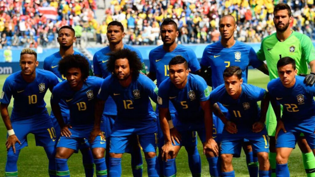 Veterano da Seleção precisou ser retirado às pressas por policiais após confusão na abertura da Copa